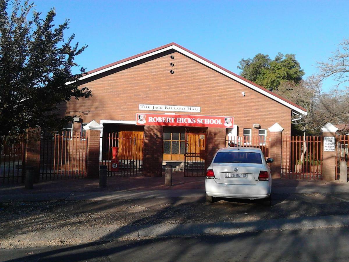 Eleventh Avenue Guesthouse And Conferencing Pretoria-Noord Dış mekan fotoğraf